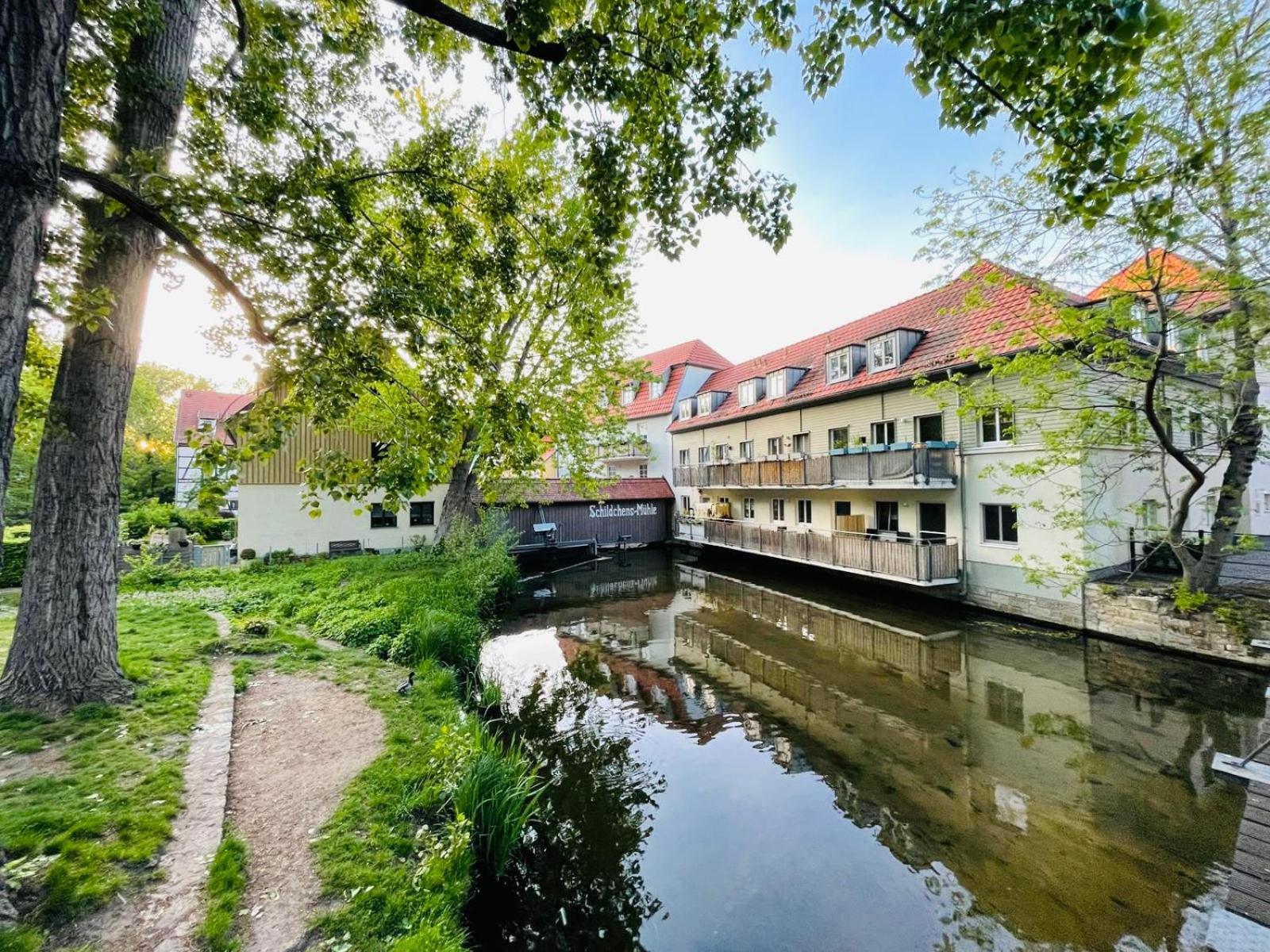 Ferienwohnung Schildblick Modernes Apartment Direkt In Der Altstadt Von Erfurt Nahe Der Kraemerbruecke - Beste Innenstadtlage Экстерьер фото