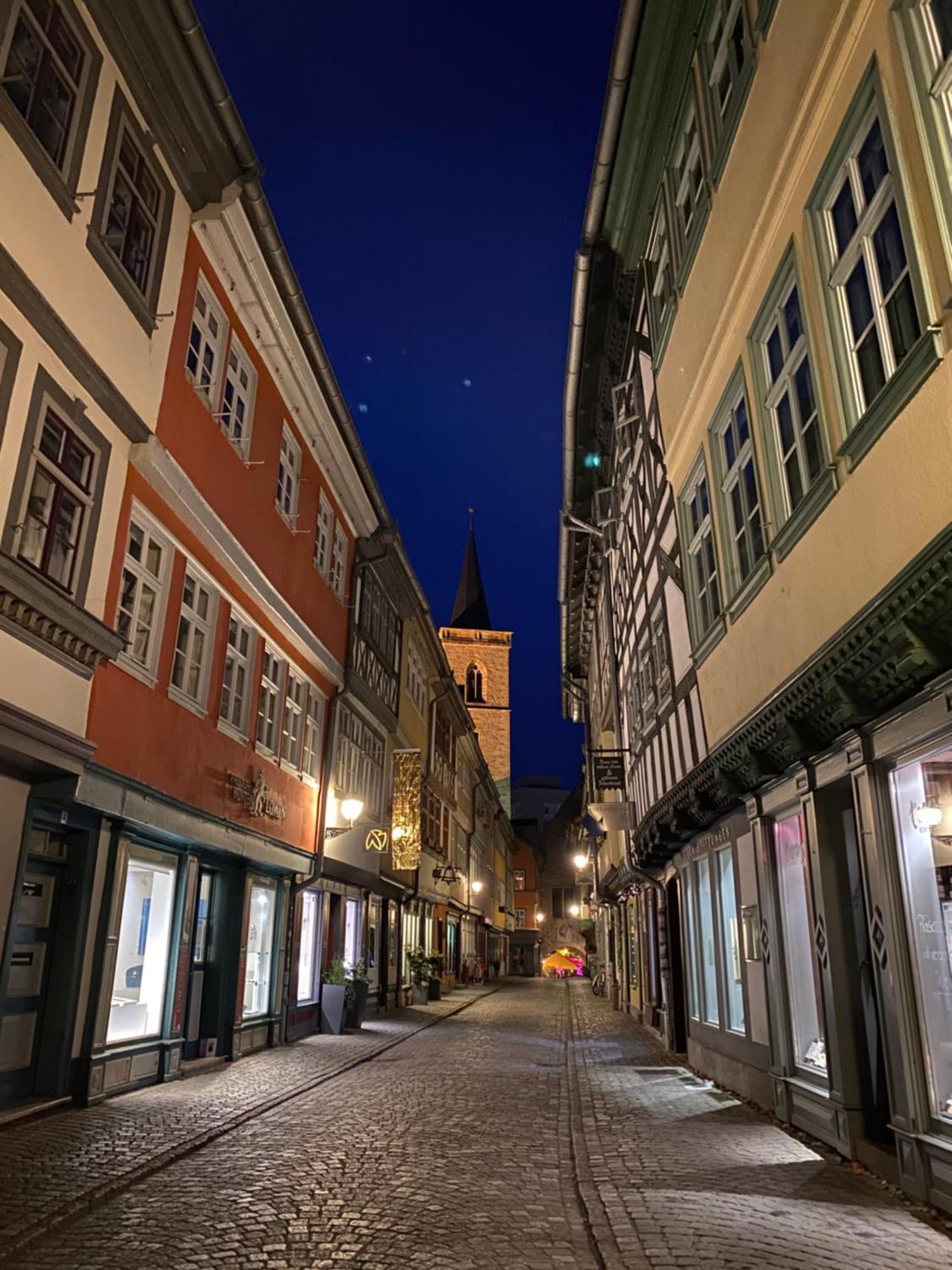 Ferienwohnung Schildblick Modernes Apartment Direkt In Der Altstadt Von Erfurt Nahe Der Kraemerbruecke - Beste Innenstadtlage Экстерьер фото
