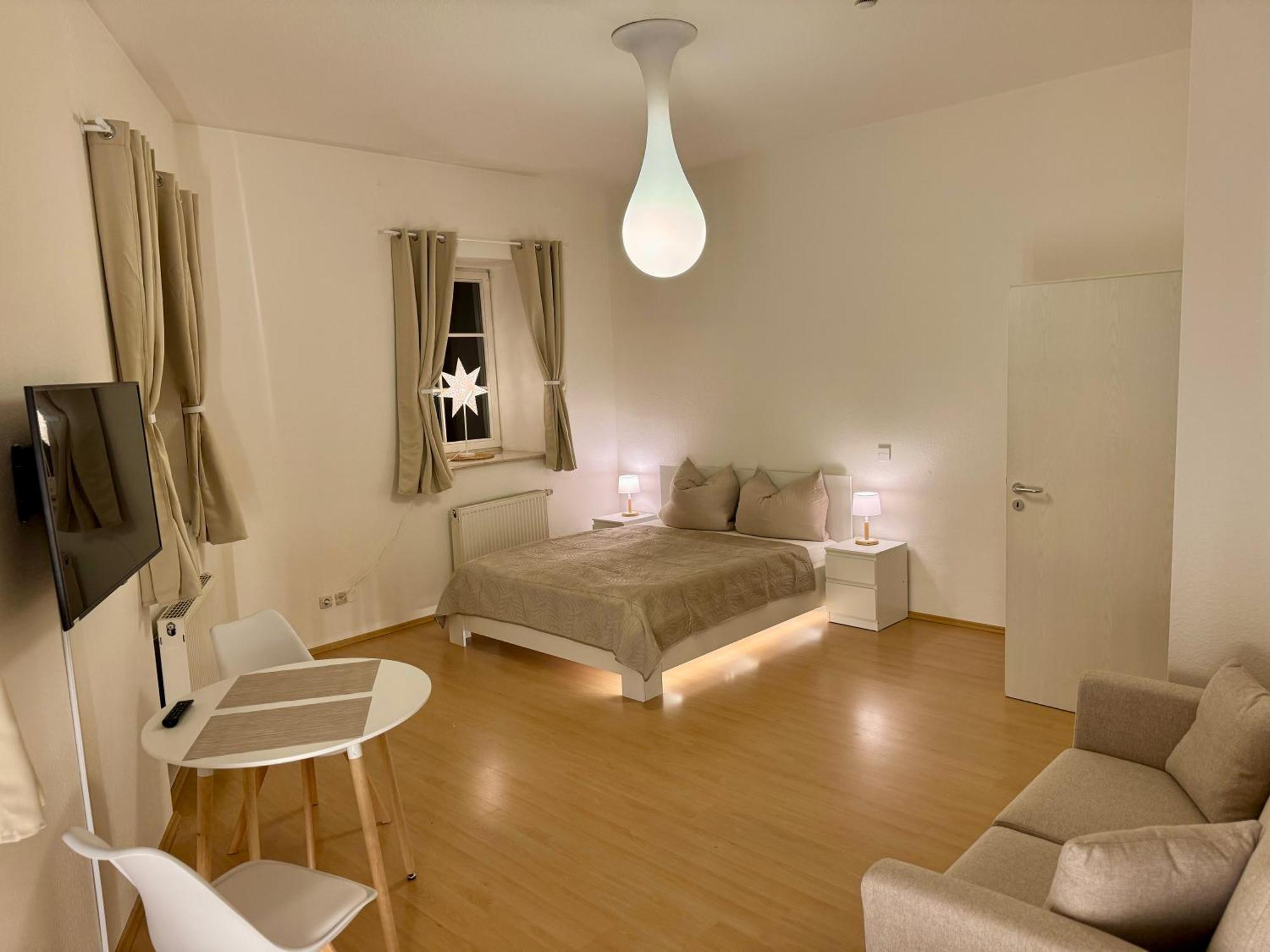 Ferienwohnung Schildblick Modernes Apartment Direkt In Der Altstadt Von Erfurt Nahe Der Kraemerbruecke - Beste Innenstadtlage Экстерьер фото